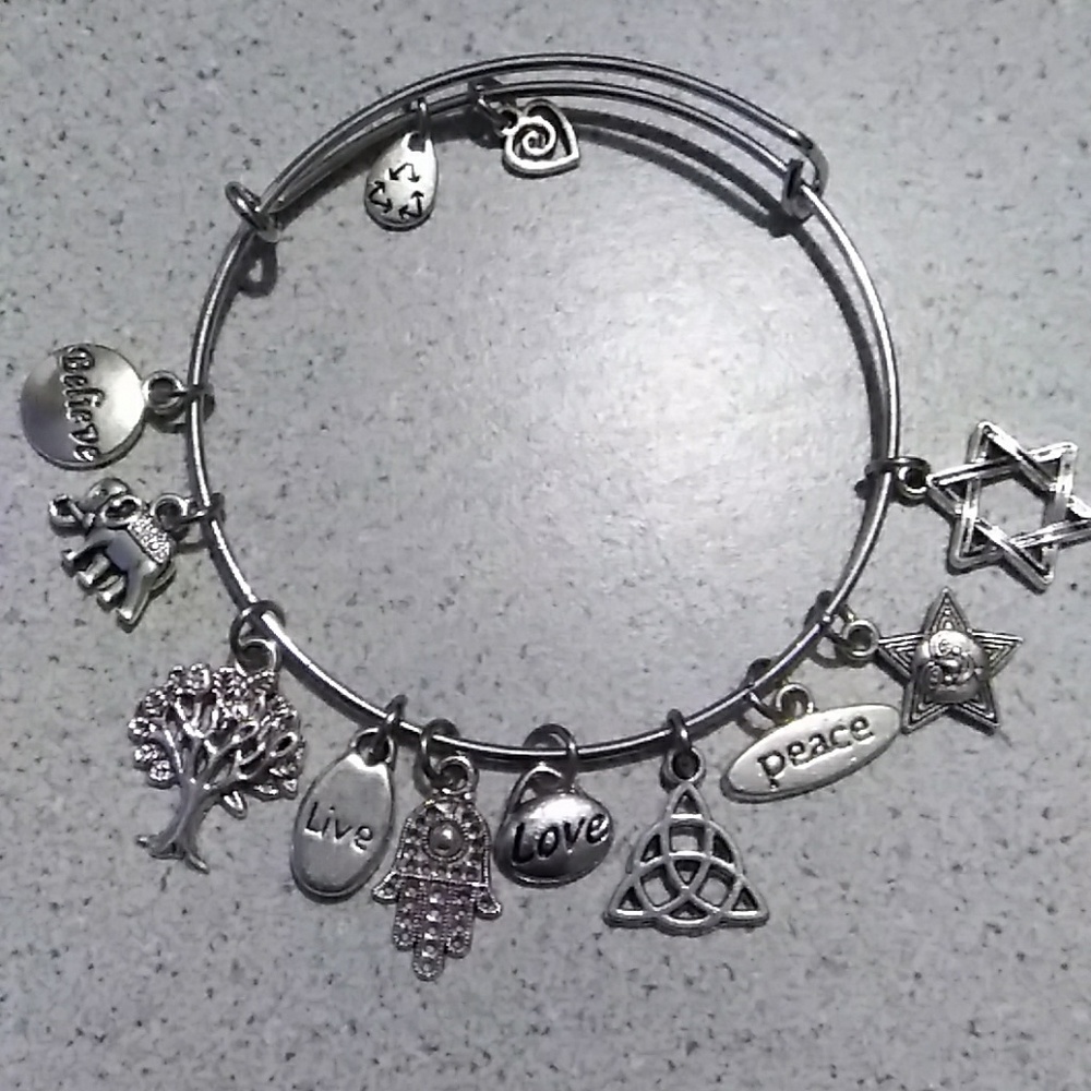 SOLD      Health signs charm bracelet "